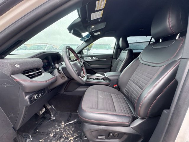Used 2025 Ford Explorer ST-Line w/ Premium Package RWD image 2