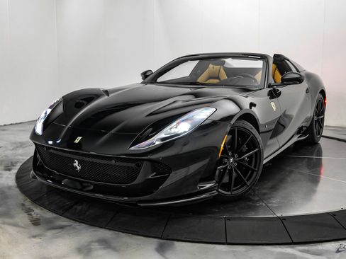 Used 2022 Ferrari 812 GTS RWD image 7