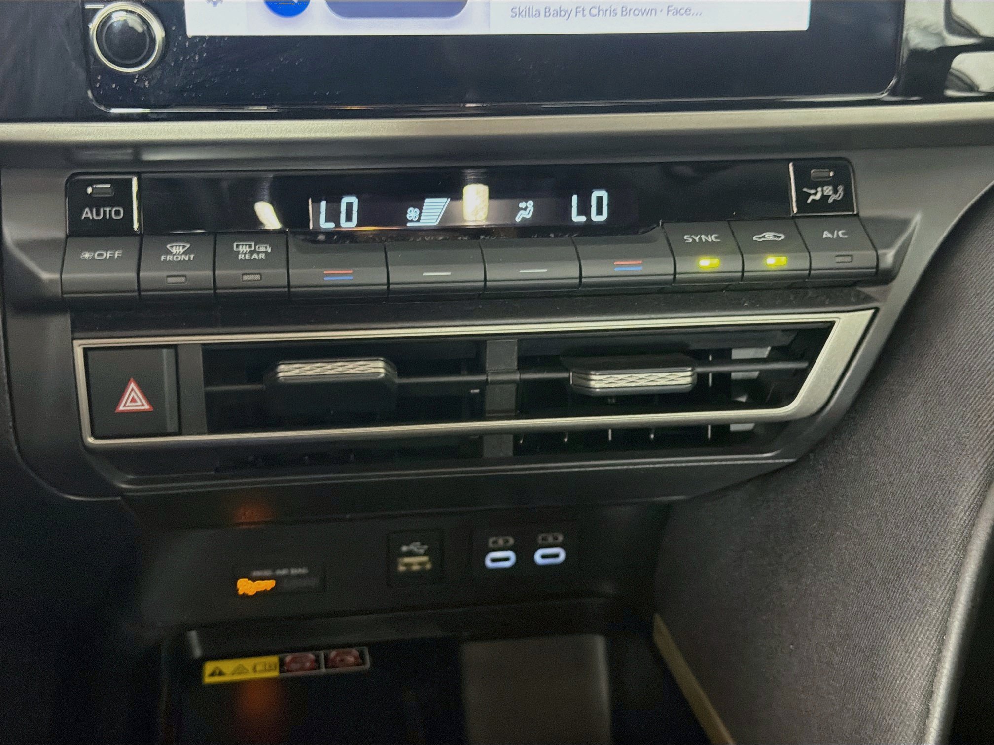 Used 2025 Toyota Camry LE FWD image 22