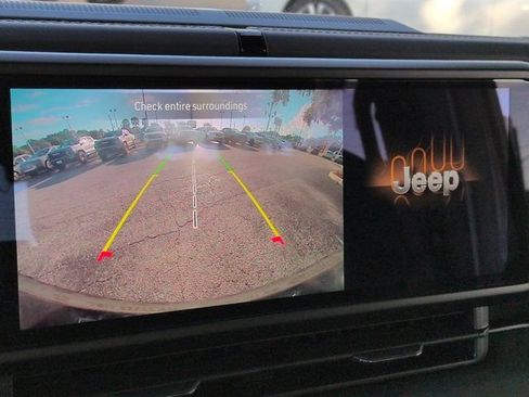 Used 2024 Jeep Wrangler Unlimited Sahara AWD/4WD image 19