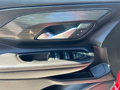 Used 2023 GMC Terrain SLE w/ Driver Convenience Package image 18