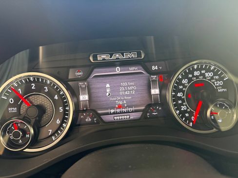 Used 2021 RAM 1500 Laramie AWD/4WD image 4