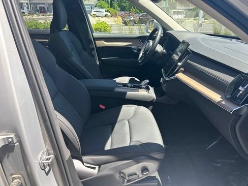 Certified 2025 Volvo XC90 B6 Plus AWD/4WD image 15