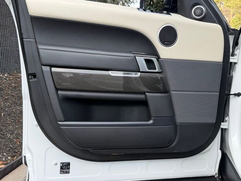 Used 2022 Land Rover Range Rover Sport HST image 28