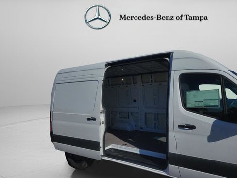 Used 2025 Mercedes-Benz Sprinter 2500 image 29
