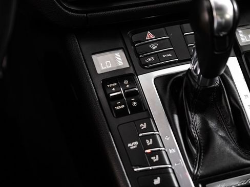 Used 2019 Porsche Macan w/ Premium Package AWD/4WD image 27