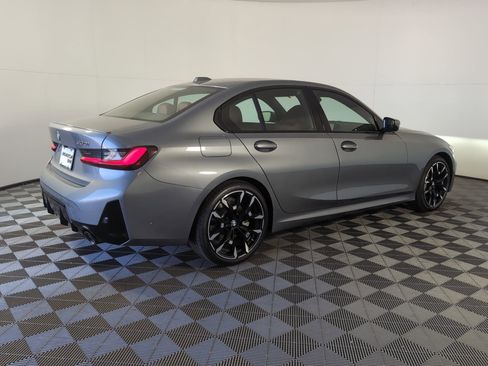 Used 2026 BMW 330i Sedan w/ M Sport Package image 7