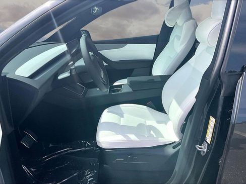 Used 2026 Tesla Model Y AWD image 20