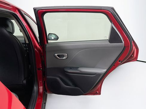 Used 2025 Kia K4 LXS image 29