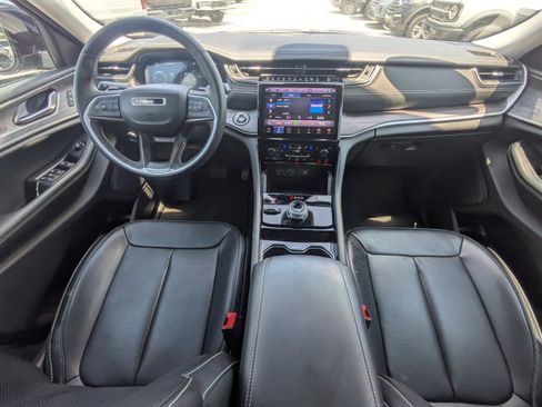 Used 2023 Jeep Grand Cherokee L Limited w/ Luxury Tech Group II AWD/4WD image 16