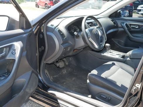 Used 2016 Nissan Altima 2.5 S w/ Power Driver Seat Package FWD image 12