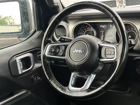 Used 2020 Jeep Gladiator Overland AWD/4WD image 17