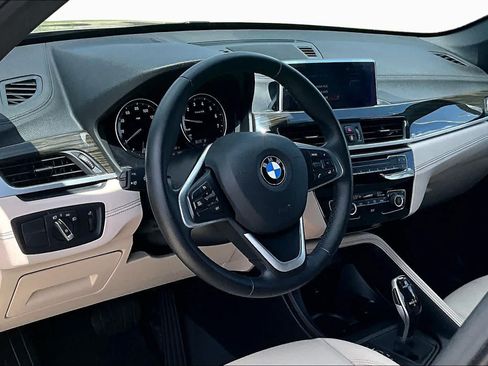 Used 2022 BMW X1 xDrive28i w/ Convenience Package AWD/4WD image 17