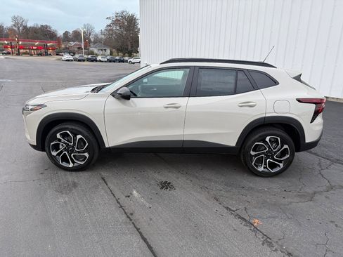 New 2026 Chevrolet Trax RS w/ Driver Confidence Package image 2