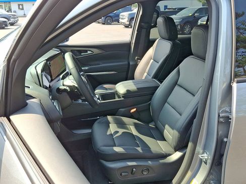 New 2025 Chevrolet Traverse LT w/ LPO, Floor Liner Package image 14
