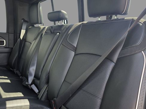 New 2026 RAM 2500 Laramie AWD/4WD image 28