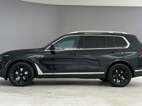 Used 2025 BMW X7 xDrive40i w/ Premium Package AWD/4WD image 2