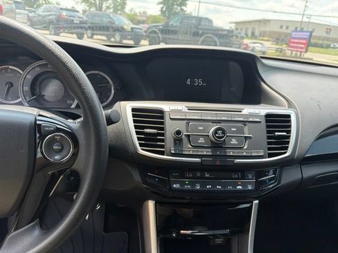 Used 2017 Honda Accord LX image 12
