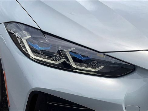 Used 2023 BMW 430i Convertible w/ M Sport Package RWD image 25