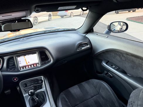 Used 2015 Dodge Challenger SRT Hellcat image 43
