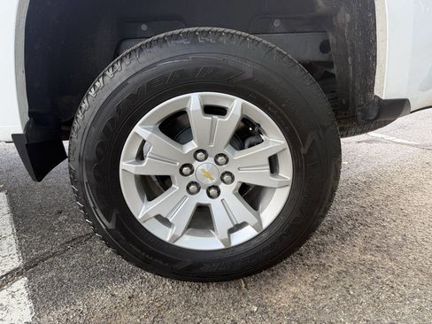 Used 2022 Chevrolet Colorado LT w/ Fleet Safety Package image 41