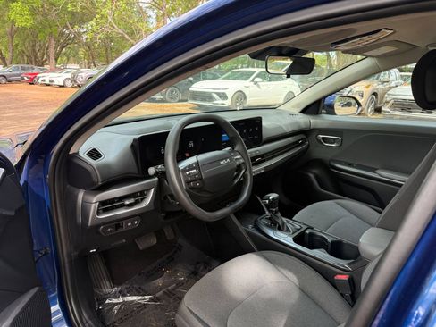 Used 2025 Kia K4 FWD image 30