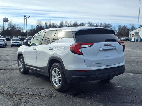 Used 2023 GMC Terrain SLE image 28