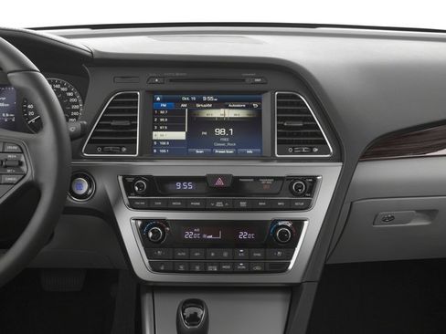 Used 2017 Hyundai Sonata Limited w/ Ultimate Package 02 FWD image 13
