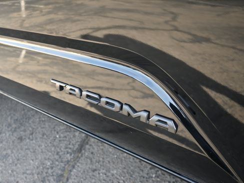 Used 2024 Toyota Tacoma TRD Sport image 28