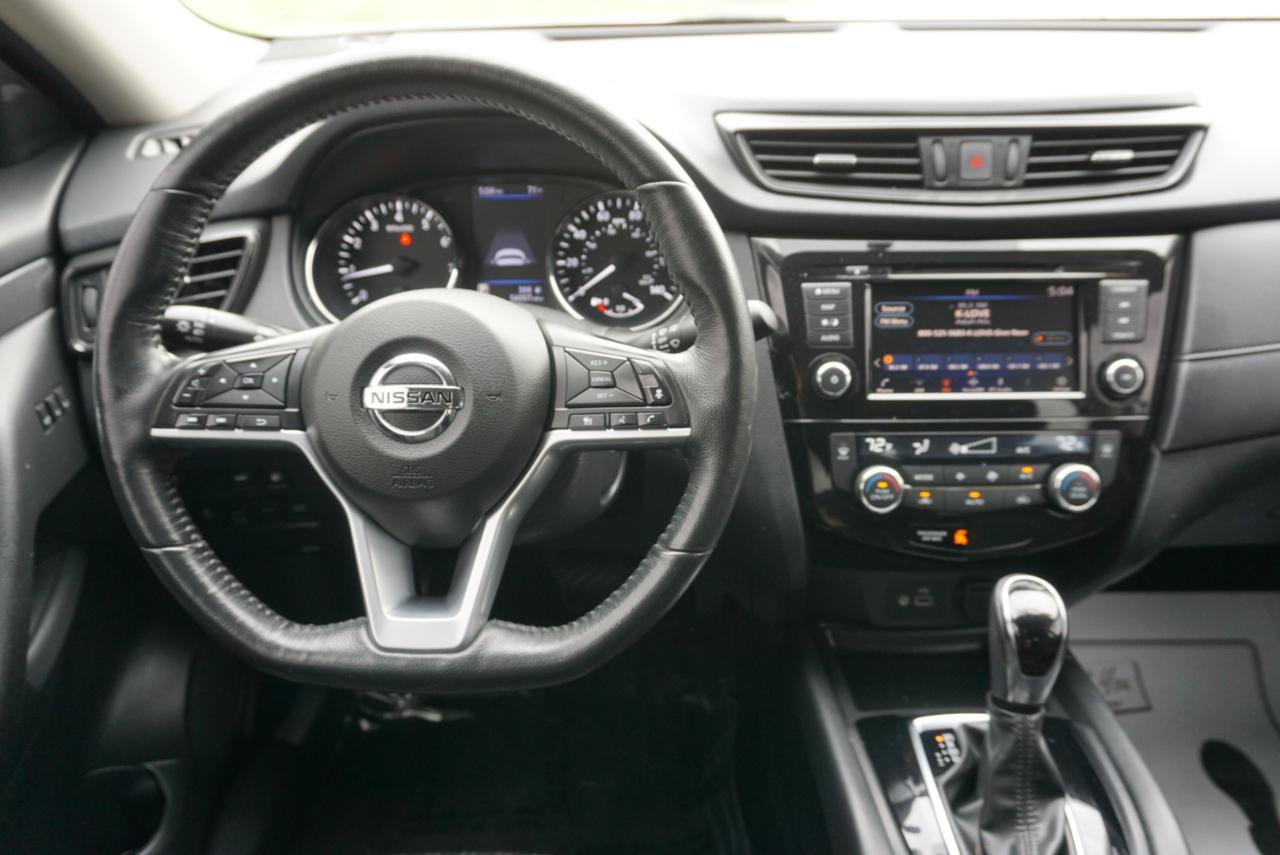 Used 2018 Nissan Rogue SV w/ Premium Package AWD/4WD image 9
