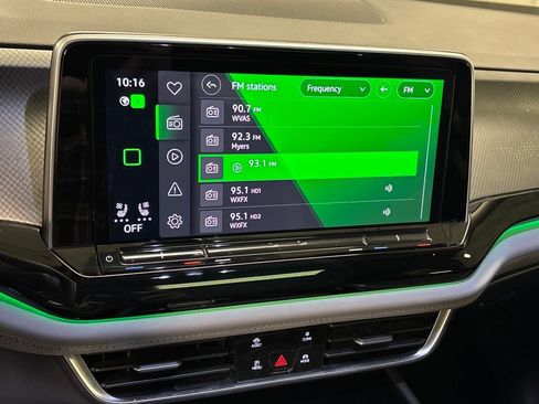 Used 2024 Volkswagen Atlas Peak Edition SE image 36