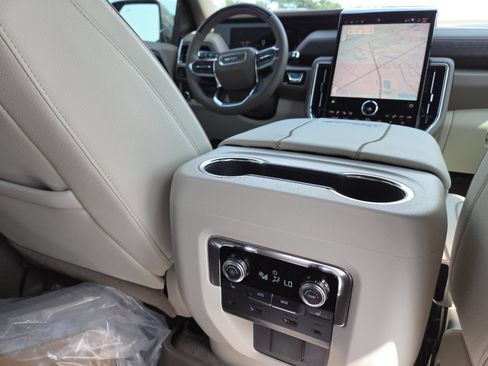 New 2026 GMC Yukon XL Denali w/ Denali Reserve Package AWD/4WD image 28