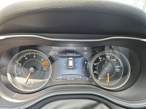 Used 2023 Jeep Cherokee Altitude Lux AWD/4WD image 21