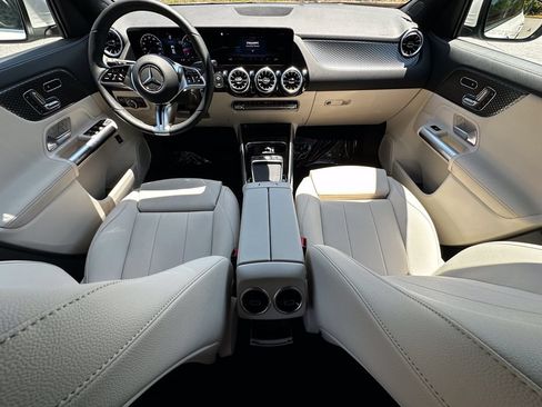 Certified 2025 Mercedes-Benz GLA 250 4MATIC image 27