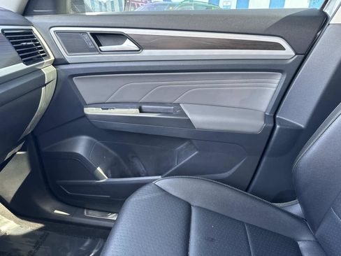 Used 2022 Volkswagen Atlas SE w/ Panoramic Sunroof Package image 25