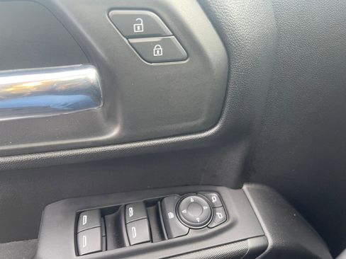 Used 2024 Chevrolet Silverado 1500 Custom image 16