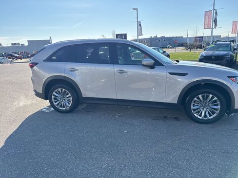 Used 2024 MAZDA CX-90 3.3 Turbo w/ Preferred Plus image 4