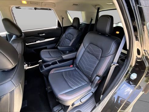 Certified 2023 Nissan Pathfinder Platinum FWD image 20