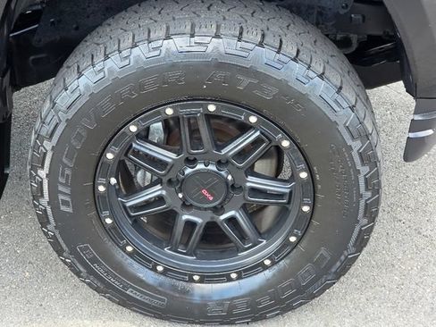 Used 2022 Toyota Tacoma TRD Sport AWD/4WD image 9