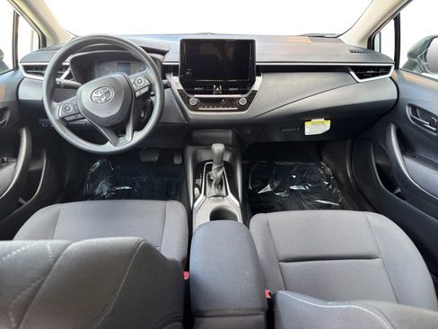 Used 2025 Toyota Corolla LE FWD image 10