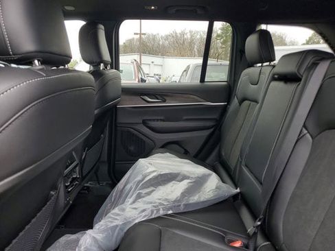 New 2026 Jeep Grand Cherokee Altitude image 13