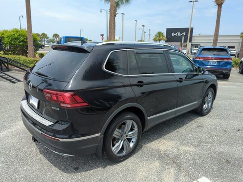 Used 2020 Volkswagen Tiguan SEL AWD/4WD image 6