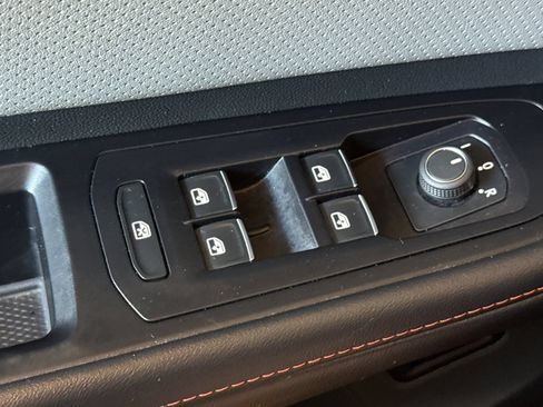 Used 2024 Volkswagen Atlas Peak Edition SEL AWD/4WD image 14