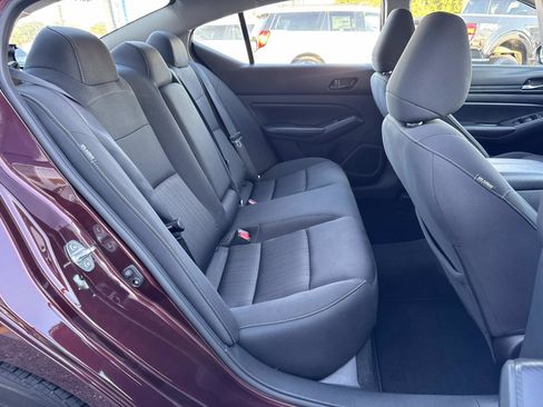 Used 2024 Nissan Altima 2.5 SV image 7