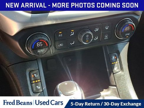 Used 2018 GMC Acadia SLT AWD/4WD image 24