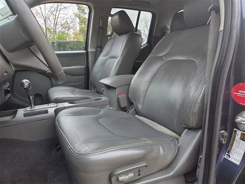 Used 2019 Nissan Frontier SL image 12