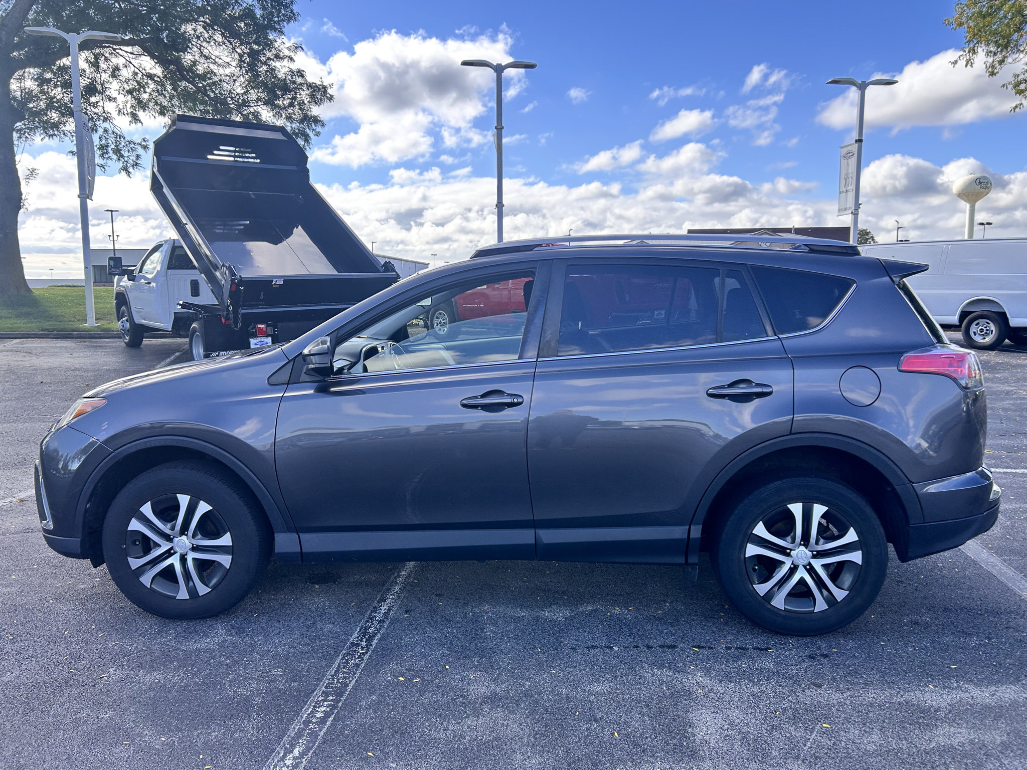 Used 2017 Toyota RAV4 LE w/ All Weather Liner Package FWD image 8