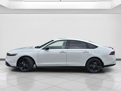 Certified 2025 Honda Accord SE image 8