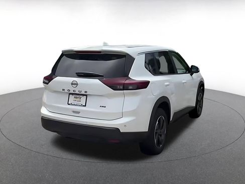 Used 2025 Nissan Rogue SV AWD/4WD image 14