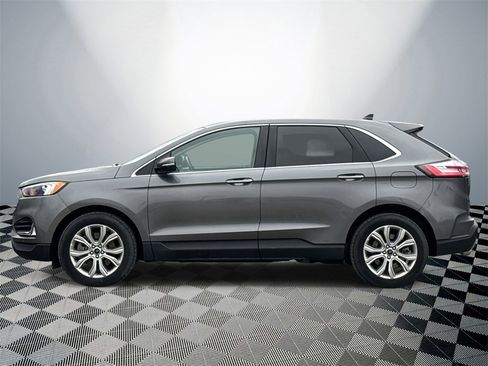 Used 2024 Ford Edge Titanium image 2